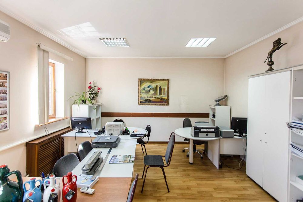 Офисные столы и Шкафы