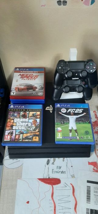 PS 4 PRO 1 TB + 5 jocuri