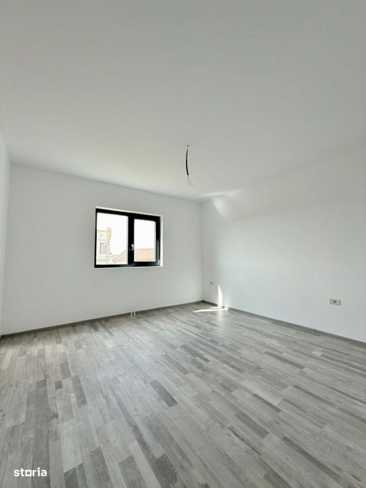 Casă cu 3 Camere | Lumina