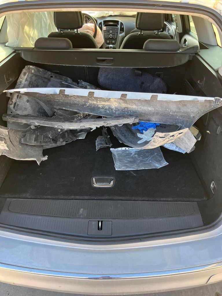 Opel Astra J Sport Tourer на части гр. Пазарджик Окръжна болница • OLX.bg