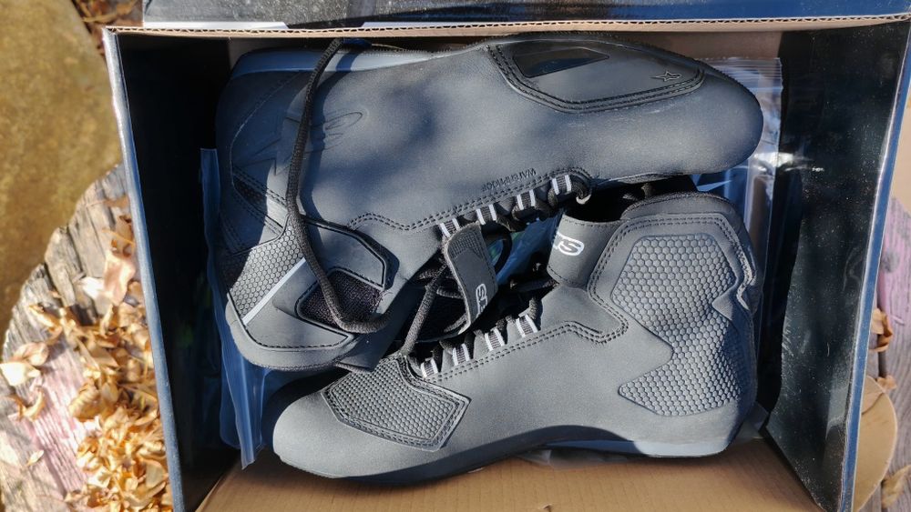 Alpinestars boots