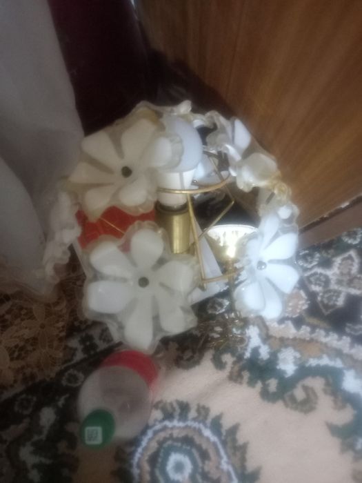 Продается люстра