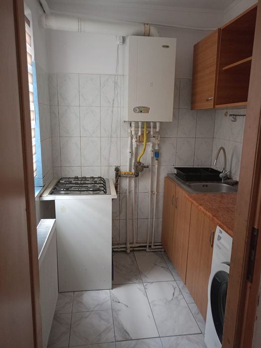 Închiriez apartament 2 camere central