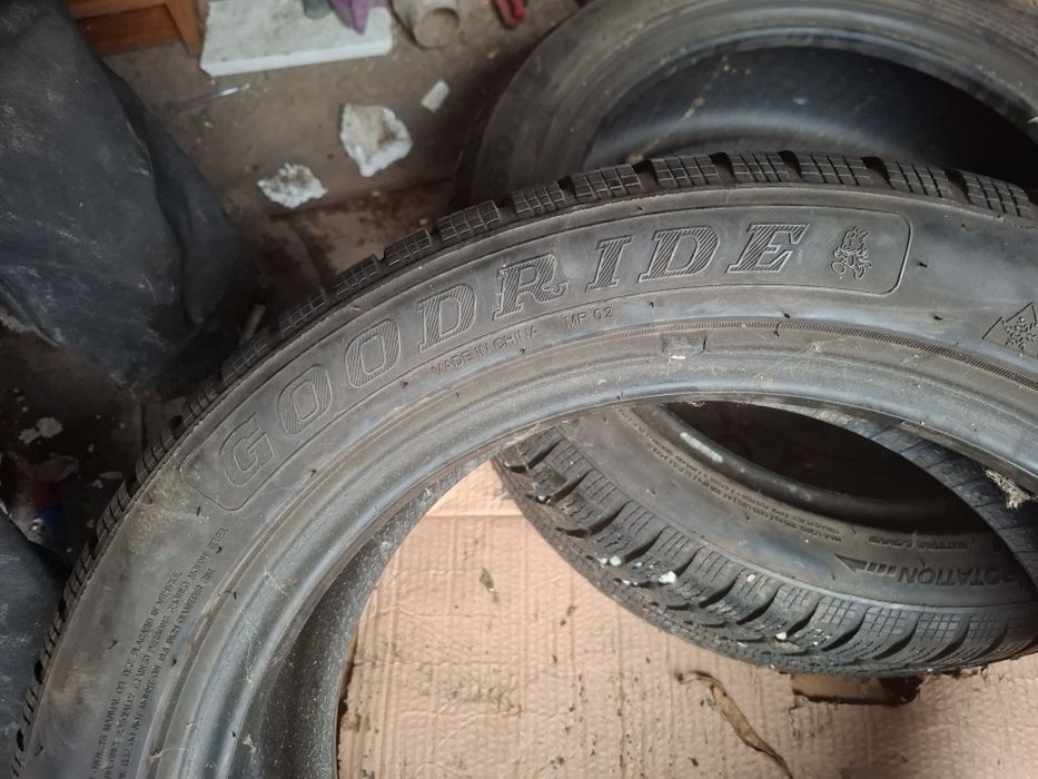 Vand 2 anvelope 195 50 16 ca noi de iarna dot 2020