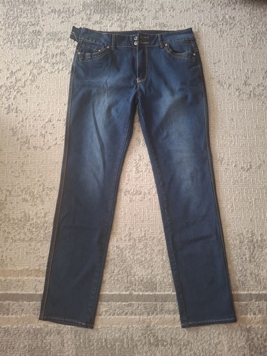 Продам джинсы новые