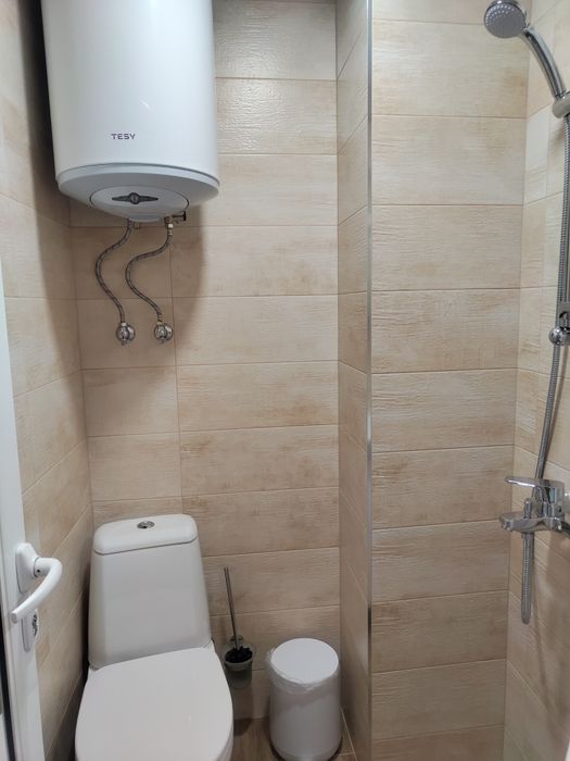 Дава се под наем Тристаен апартамент в Благоевград, Освобождение - 65 кв.м за 357 € - Снимка #2