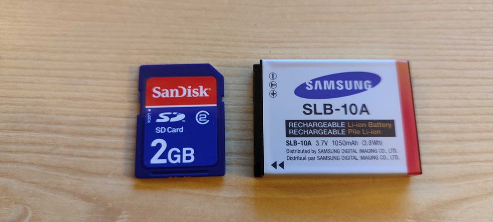 Цифров фотоапарат Samsung ES55 (10.2MP) - Пълен комплект + Карта памет