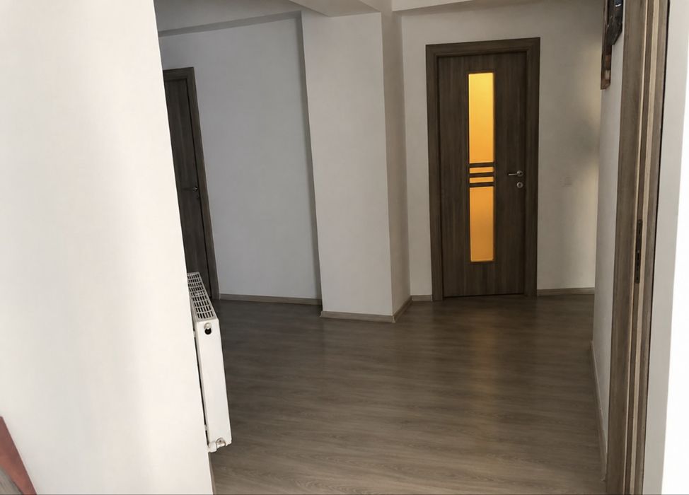 Apartament de vanzare vis a vis de parcul Izbiceni