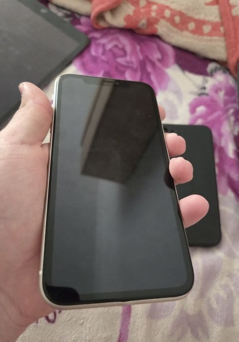 Iphone 11 акум 72 корбка есть