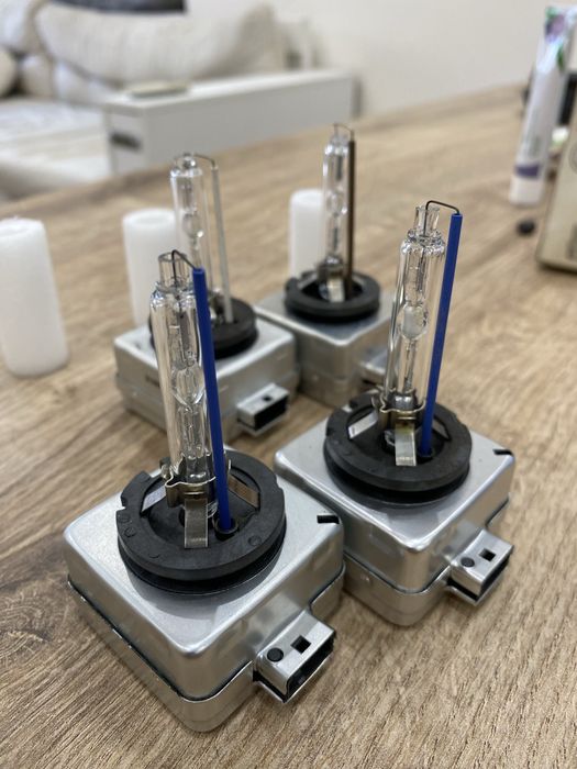 Ксенон баласт Hella + 4 бр. Ксенонови крушки
