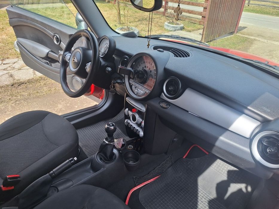Vând Mini Cooper