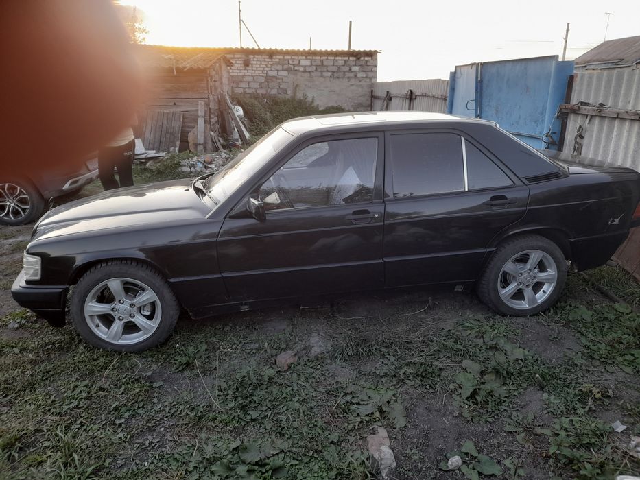 Продам мерса 190