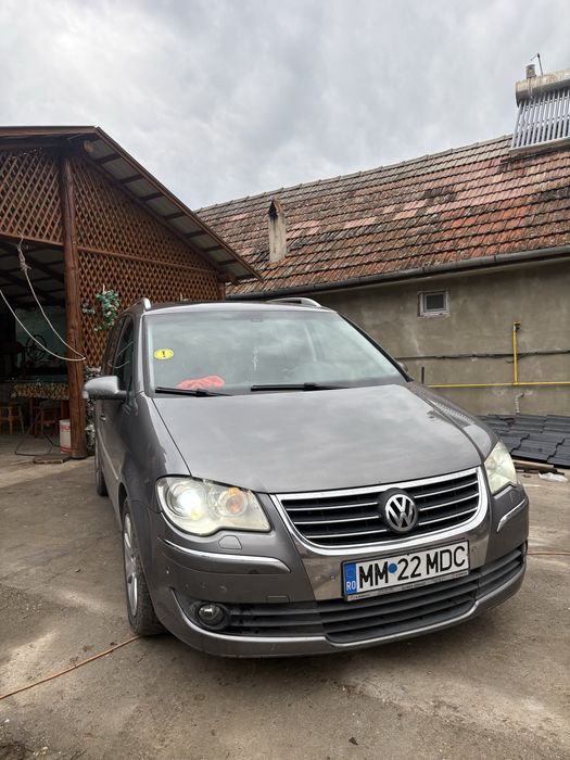 Vand sau schimb vw touran full option ,CITIȚI DESCRIEREA