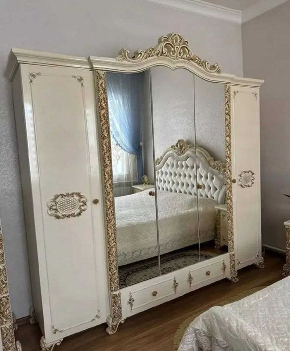 Продам спальный гарнитур. Т