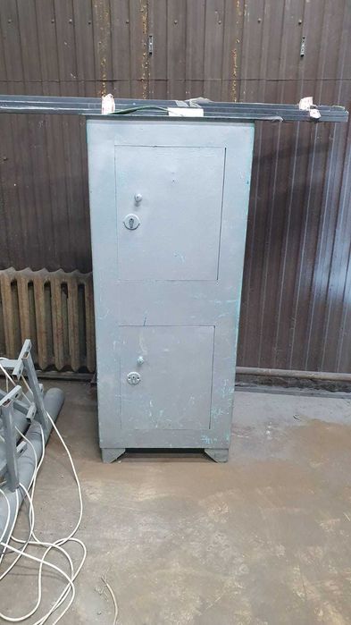 Продам советский железный сейф