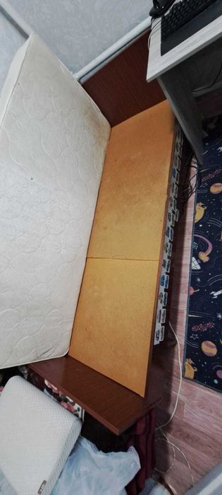 Кровать дсп лак с матрасом новым