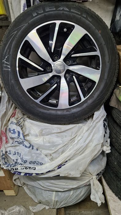 Продам комплект резины (шины на дисках)