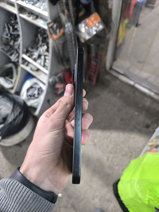 Iphone 16 pro max black 97% holati ideal kar dak bor barter bor