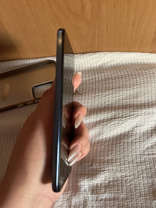 Продам телефон Vivo V23e
