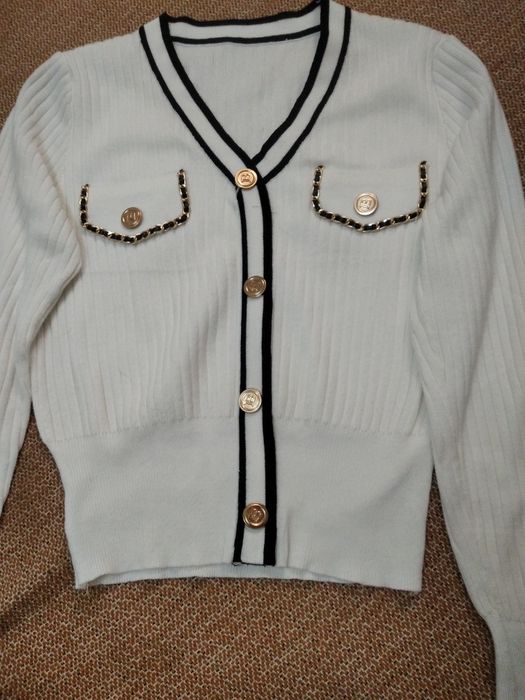 Свитер джемпер белый