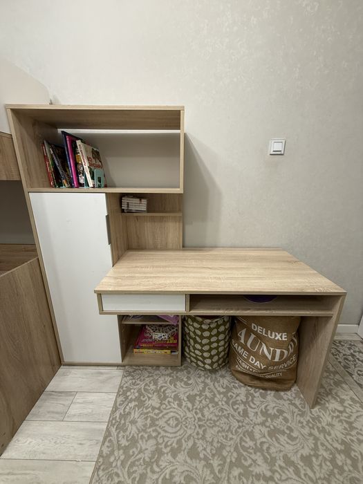Продам стол для школьника