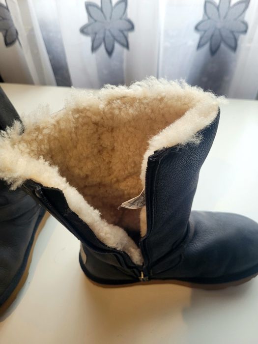 Cizme UGG model 1969, Marime 33