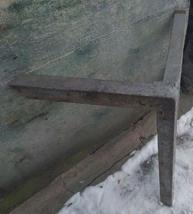 Уголок металлический