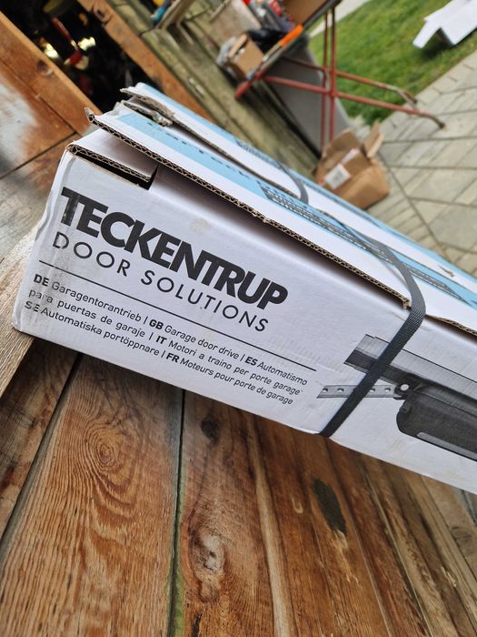 Automatizare completa usă garaj