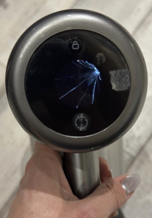 Прахосмукачка вертикална на батерия