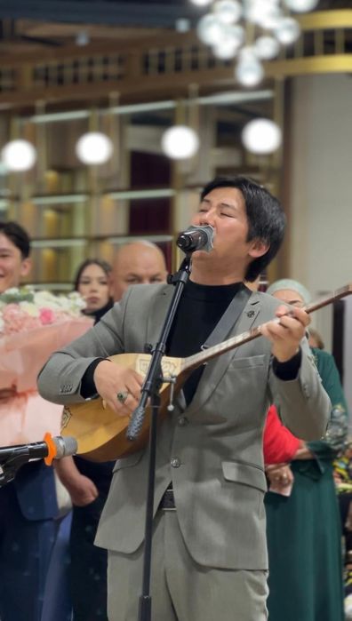 Тамада, асаба, шоумен