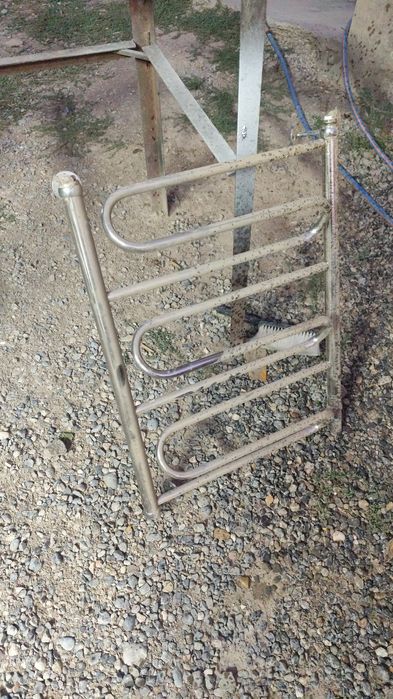 Продам батарейку радиаторную. Цена за двоих.