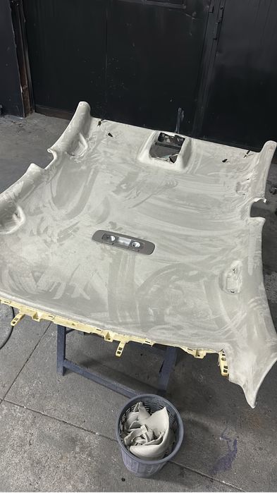 Retapitare plafon/fete de usi/volan, lumini ambientale/stelute