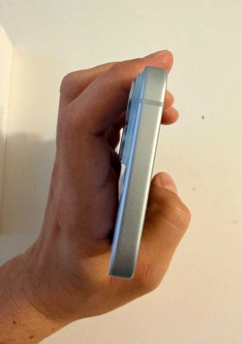 iPhone 15 • BLUE • 98% Bateria • SCHIMB