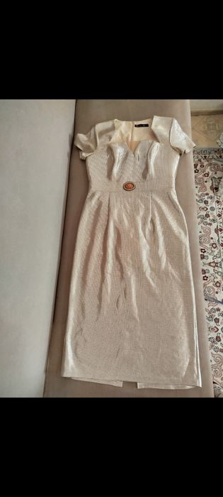 Продам платья в отличном состояние