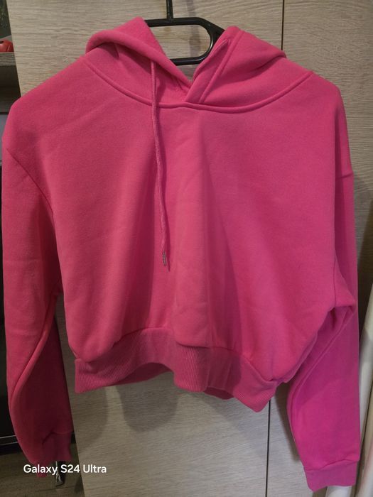 Къс суитшърт с качулка