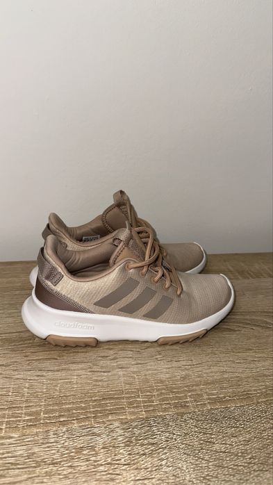 Adidas dama CF Racer