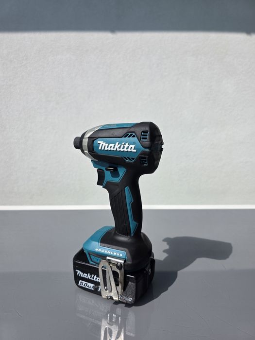 Șurubelnița impact biți Makita DTD 153