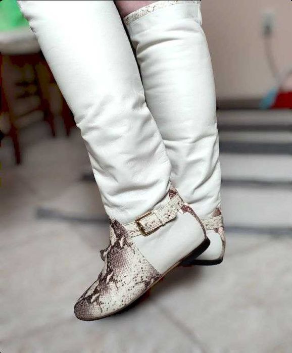 Кожени ботуши Bate 38.5 млечен цвят с вложки от змийска кожа
