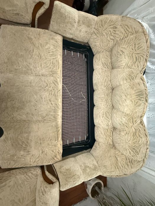 СПЕШНО! Комплект дивани с фотьойли и табуретки – Кубратово