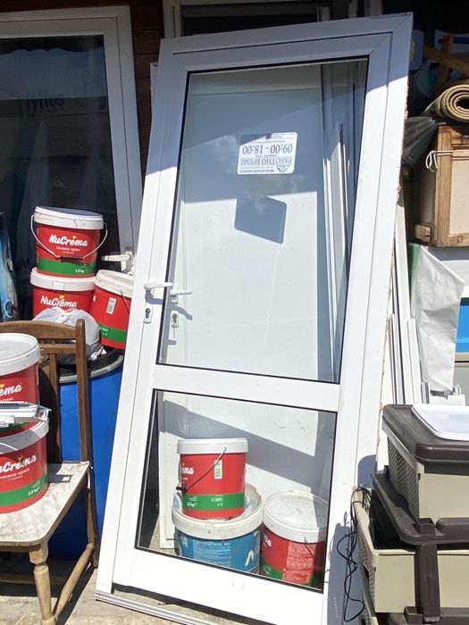 Алуминиева врата