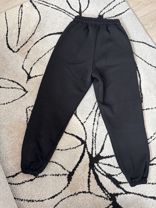 Черен,еластичен анцунг