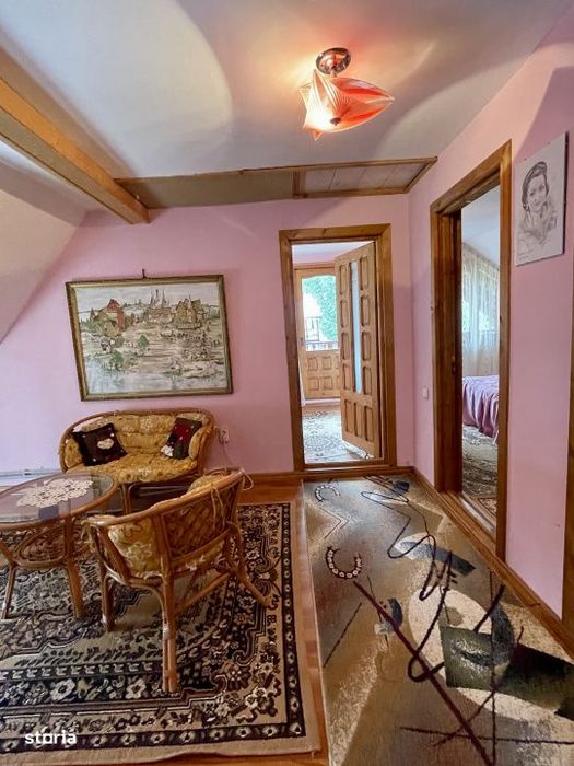 Oaza de liniste: casa + padure pana pe creasta muntelui