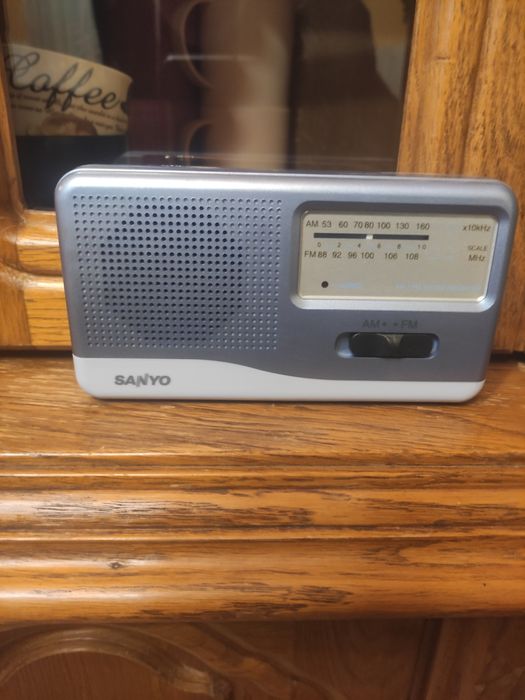 Radio SANYO model: RP-2001