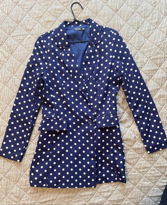 Яке тъно синьо на точки