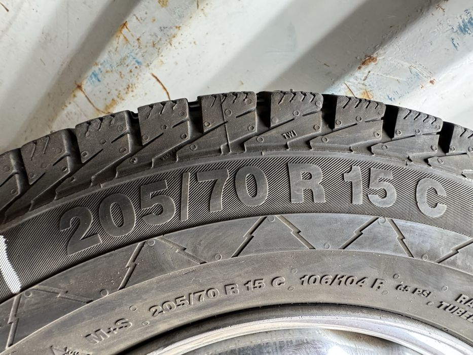 Продам зимние шины на хайс