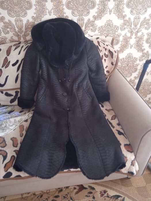 Продам дубленку черную