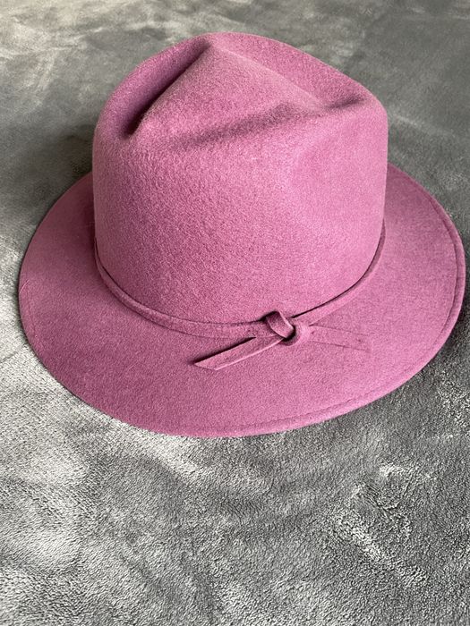 Pălărie de lână nouă