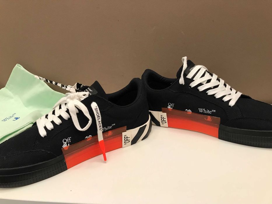Off-White sneakers 40, originali, full box, retail 525 euro