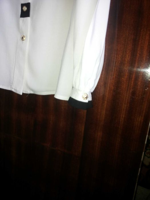 Блузка (рубашка) женская размер 44, производство Италия.