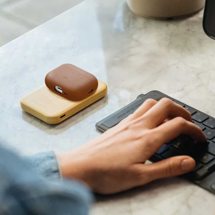 Калъф UNIQ Lyden Vex Series за AirPods Pro 3